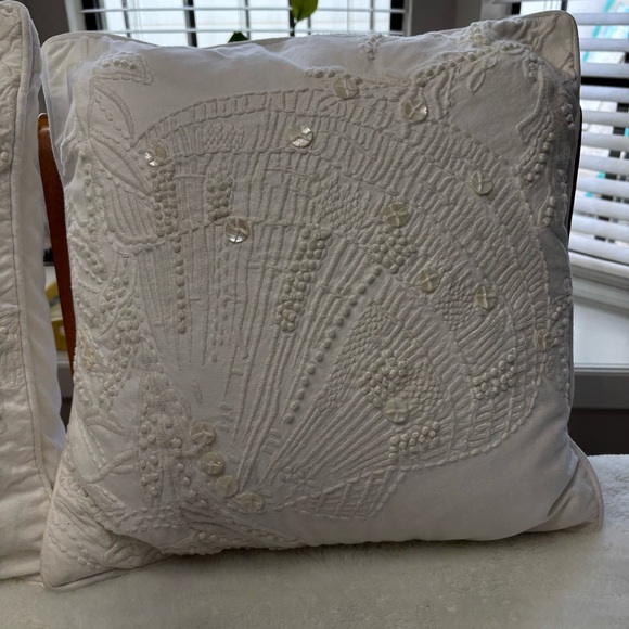 Pottery Barn Cream White Embroidered Shell Pattern Throw Pillows & Inserts Pair - Picture 3 of 12